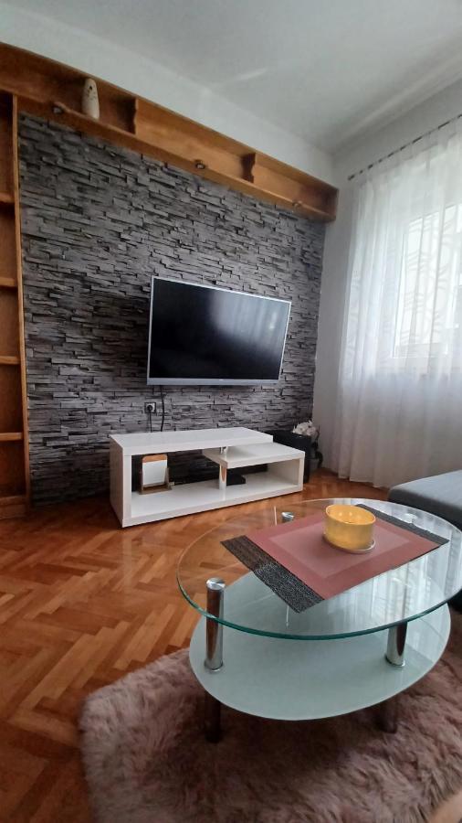 Apartman Dora Pula Exterior foto