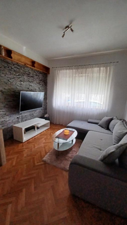 Apartman Dora Pula Exterior foto