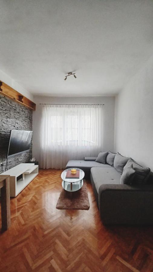 Apartman Dora Pula Exterior foto
