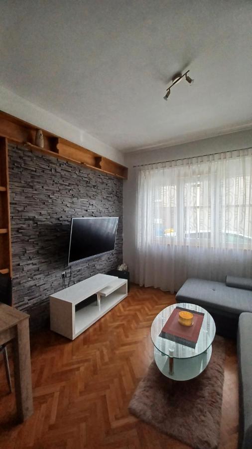 Apartman Dora Pula Exterior foto