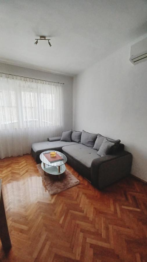 Apartman Dora Pula Exterior foto