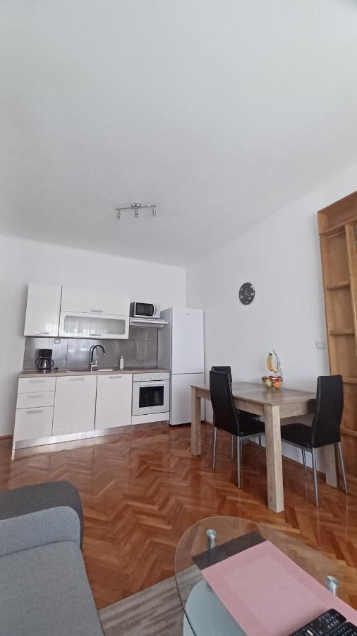 Apartman Dora Pula Exterior foto