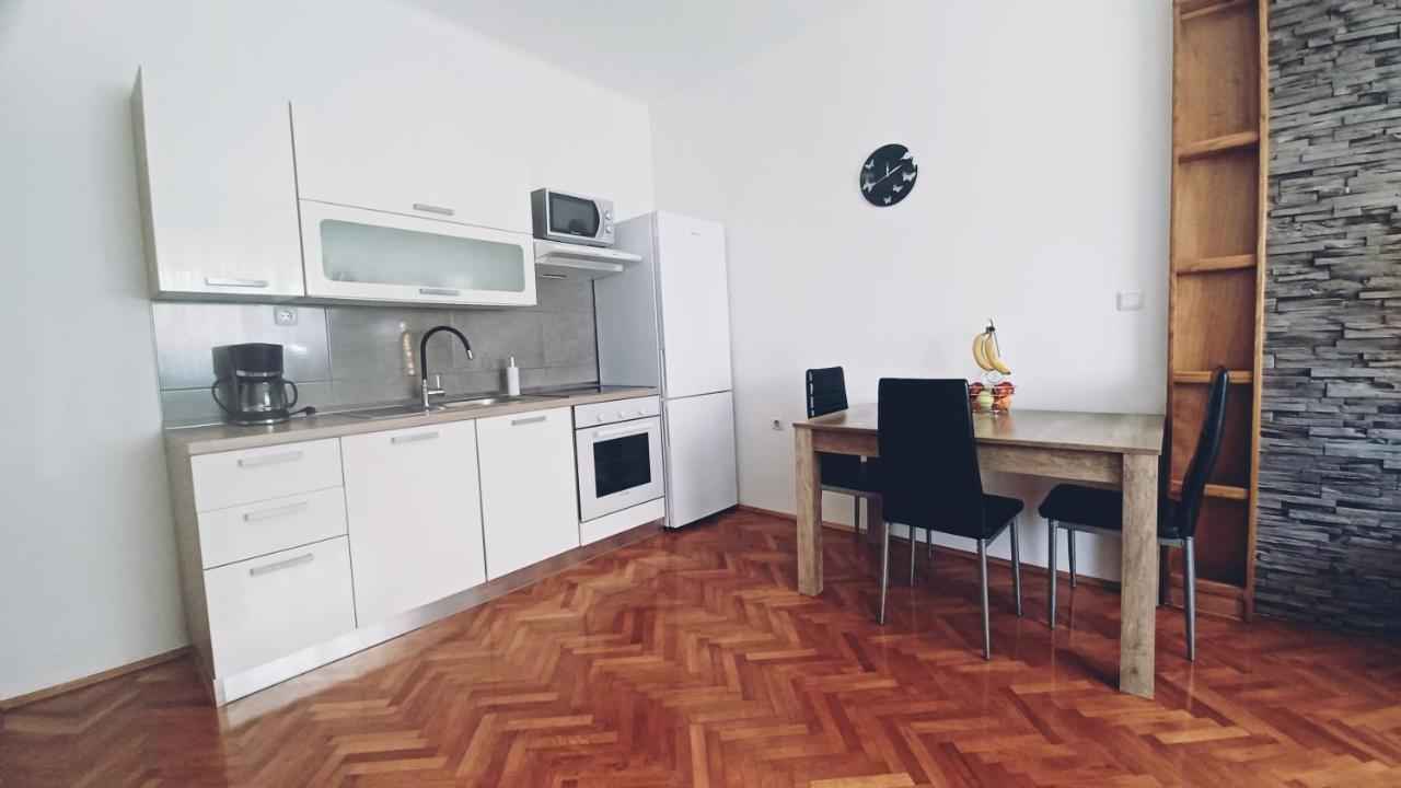 Apartman Dora Pula Exterior foto