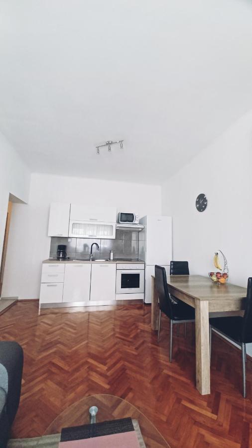 Apartman Dora Pula Exterior foto