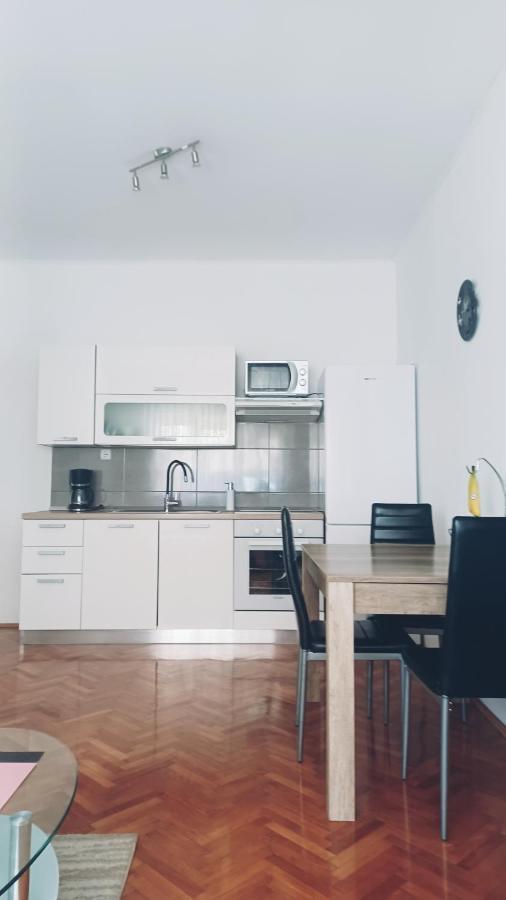 Apartman Dora Pula Exterior foto