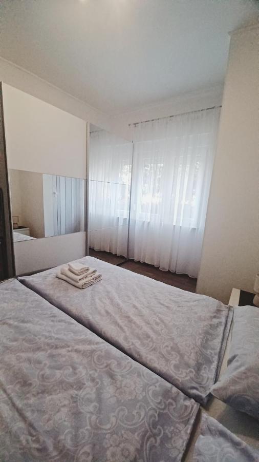 Apartman Dora Pula Exterior foto